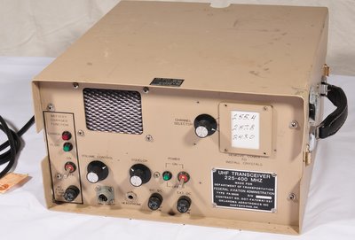 Oklahoma Aeronautics FA-9806 portable FAA UHF Transceiver 225-400MHz crystal controlled