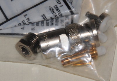 Triaxial (male) compression connector